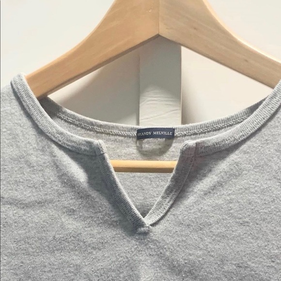 Brandy Melville Tops - brandy melville ashlyn top